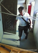 正在接到群众举报获悉犯罪嫌疑人行迹